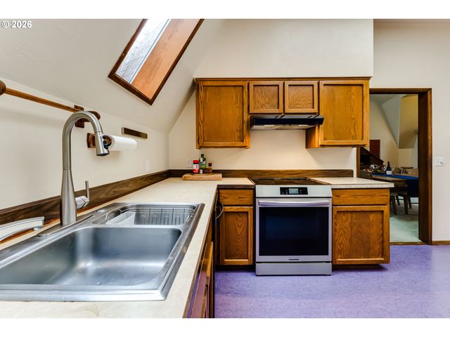 3087 WHITBECK Blvd, Eugene, OR 97405