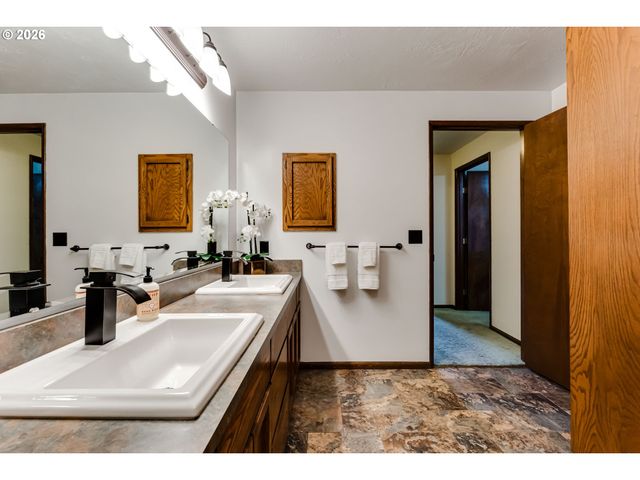 3087 WHITBECK Blvd, Eugene, OR 97405