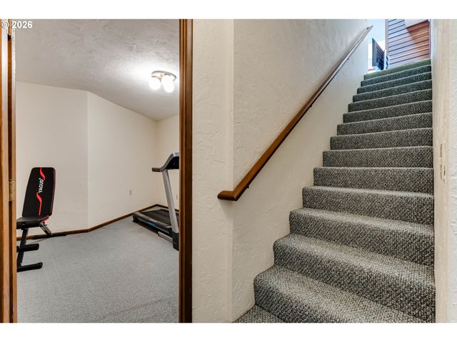 3087 WHITBECK Blvd, Eugene, OR 97405