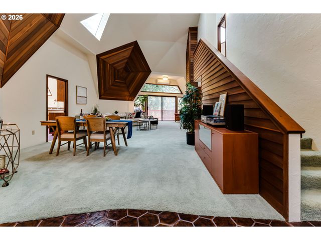 3087 WHITBECK Blvd, Eugene, OR 97405