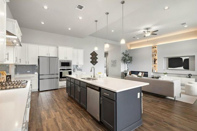 1065 Creeks Edge VW, Leander, TX 78641