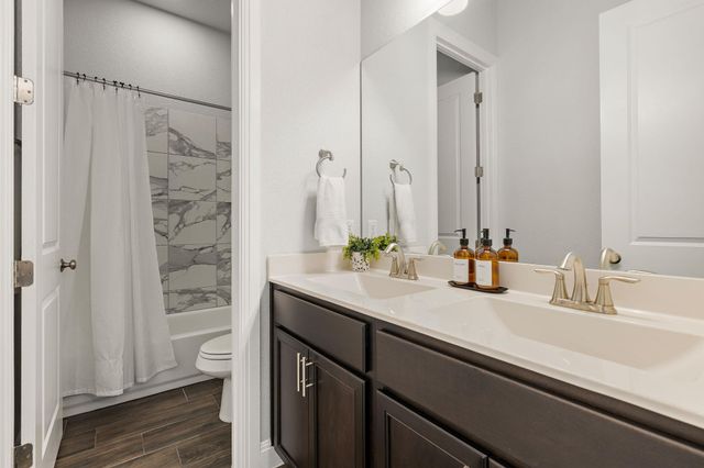 1065 Creeks Edge VW, Leander, TX 78641