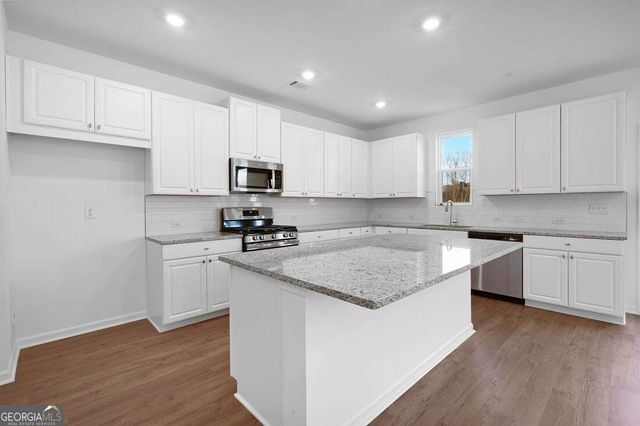 231 Groveton Court, Euharlee, GA 30145