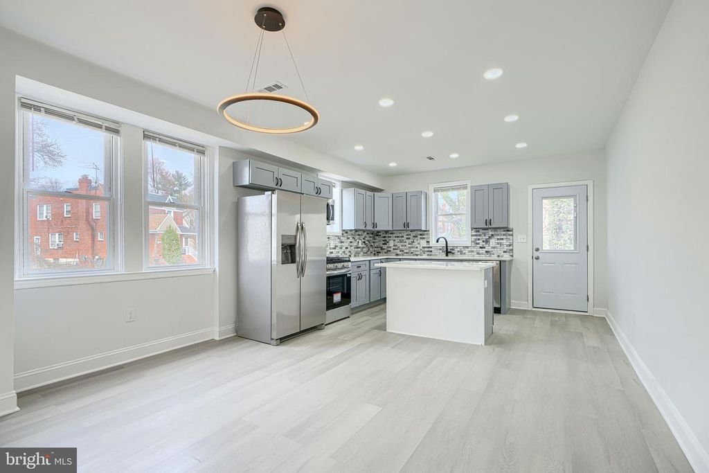 3114 MARY AVE, Baltimore, MD 21214