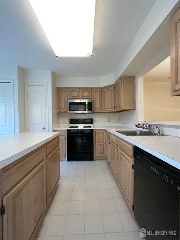 81 Winthrop Road C, Monroe, NJ 08831