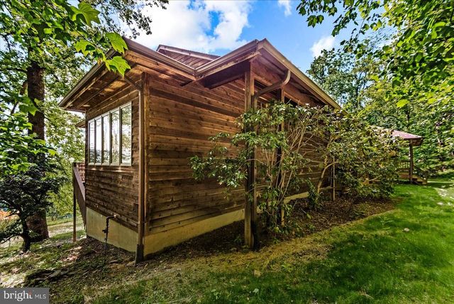 32 NEW MOON LN, Sperryville, VA 22740