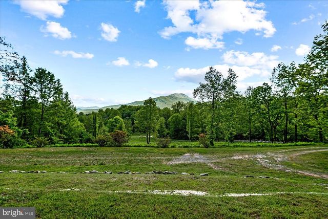 32 NEW MOON LN, Sperryville, VA 22740