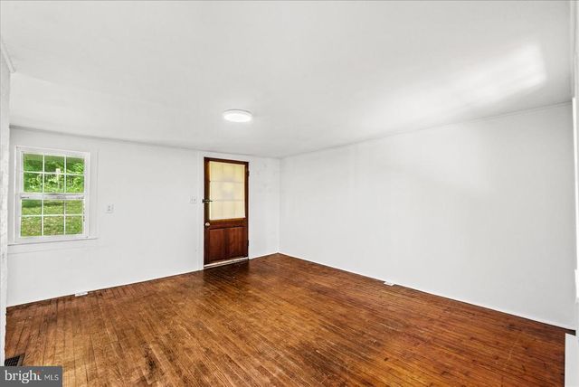 32 NEW MOON LN, Sperryville, VA 22740