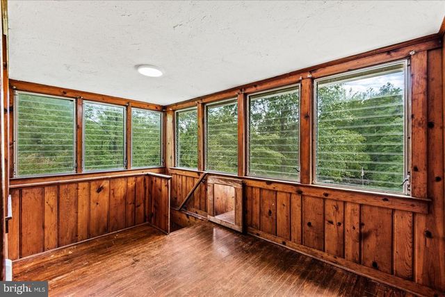 32 NEW MOON LN, Sperryville, VA 22740