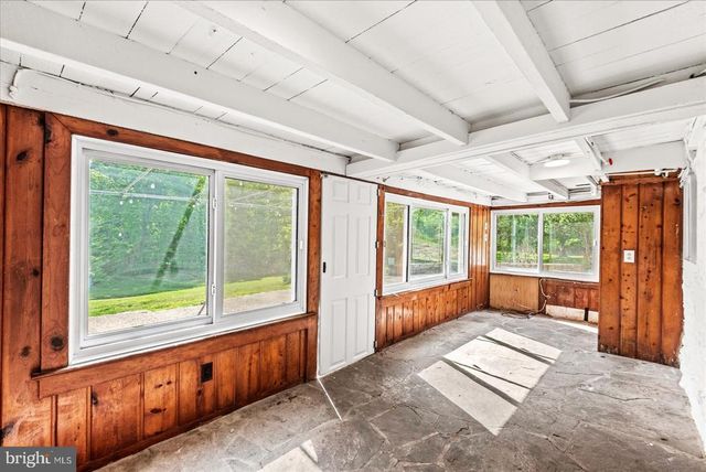 32 NEW MOON LN, Sperryville, VA 22740
