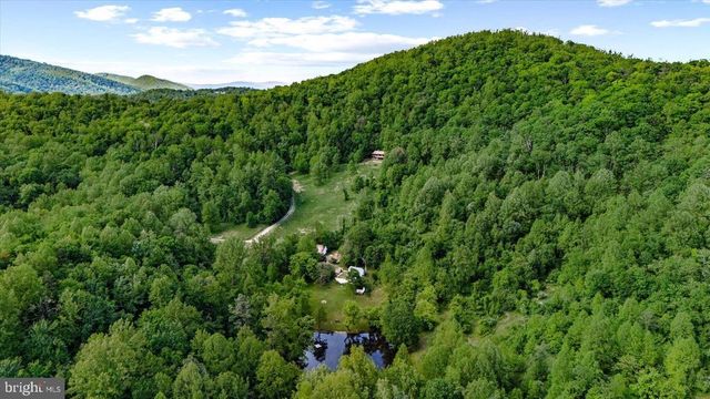 32 NEW MOON LN, Sperryville, VA 22740