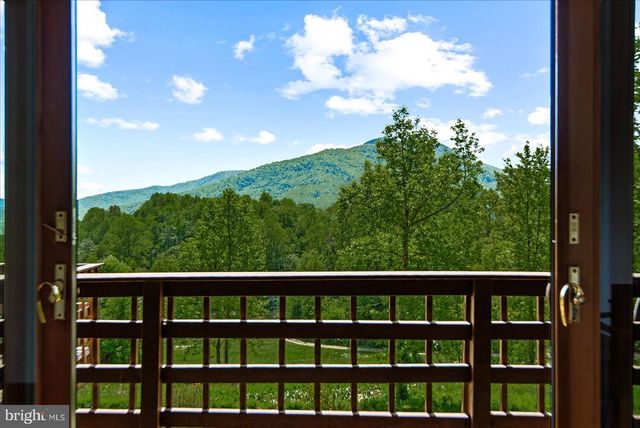 32 NEW MOON LN, Sperryville, VA 22740