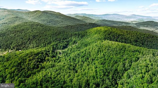 32 NEW MOON LN, Sperryville, VA 22740