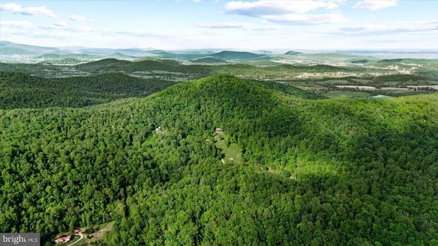 32 NEW MOON LN, Sperryville, VA 22740