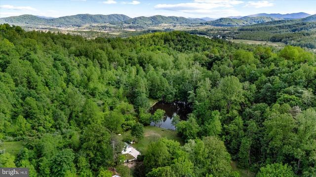 32 NEW MOON LN, Sperryville, VA 22740