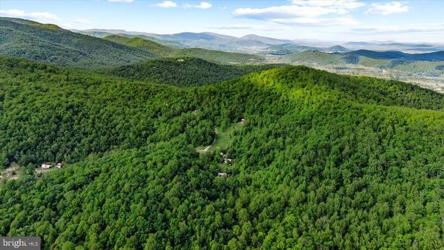 32 NEW MOON LN, Sperryville, VA 22740
