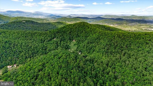 32 NEW MOON LN, Sperryville, VA 22740