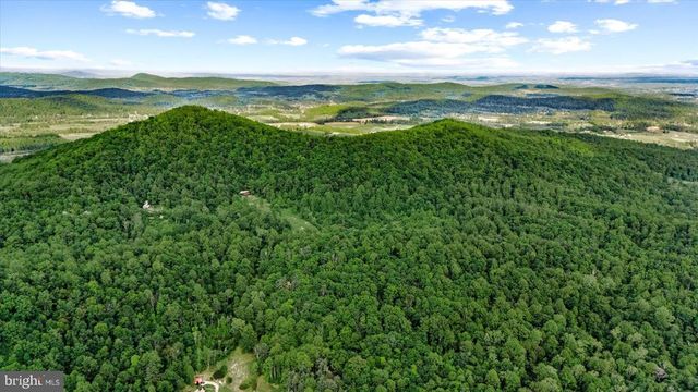 32 NEW MOON LN, Sperryville, VA 22740