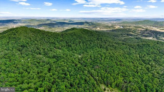 32 NEW MOON LN, Sperryville, VA 22740