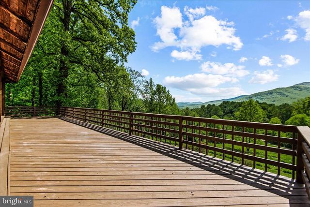 32 NEW MOON LN, Sperryville, VA 22740