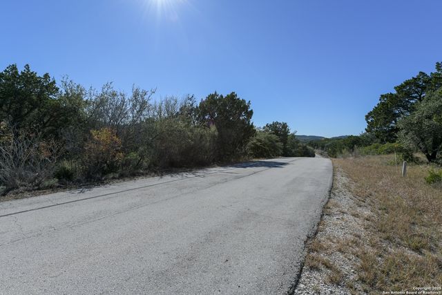 286 private road 1733, Mico, TX 78056