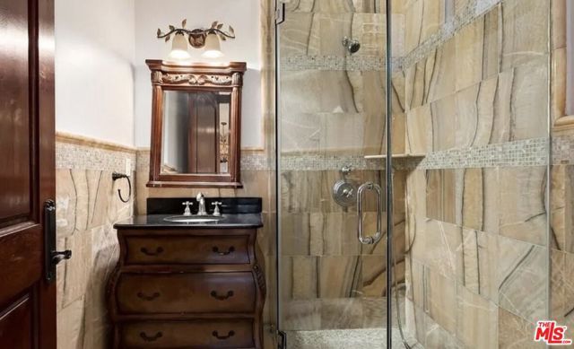 332 S Almont Drive, Beverly Hills, CA 90211