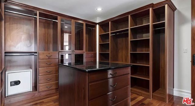 332 S Almont Drive, Beverly Hills, CA 90211