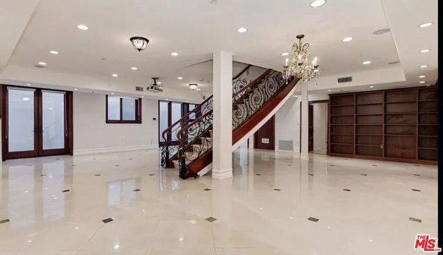 332 S Almont Drive, Beverly Hills, CA 90211