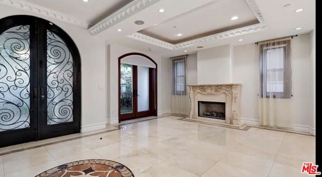 332 S Almont Drive, Beverly Hills, CA 90211