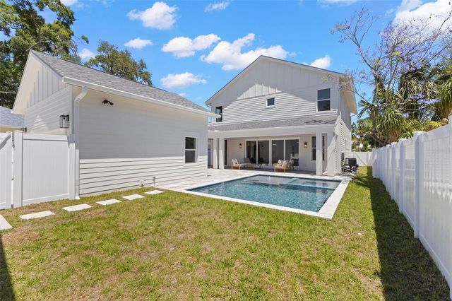 1100 8TH STREET N, St Petersburg, FL 33701