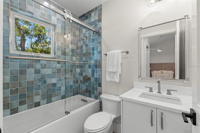 1100 8TH STREET N, St Petersburg, FL 33701