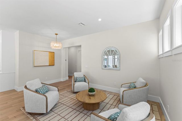1100 8TH STREET N, St Petersburg, FL 33701