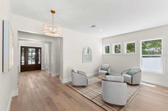 1100 8TH STREET N, St Petersburg, FL 33701