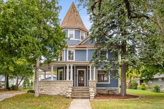 321 E Main Street E, Plano, IL 60545