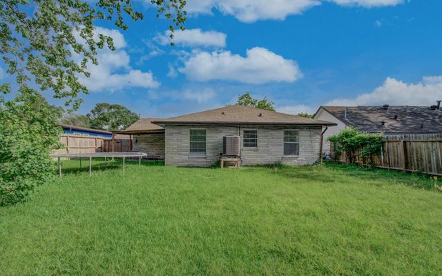 510 Roper Street, Houston, TX 77034