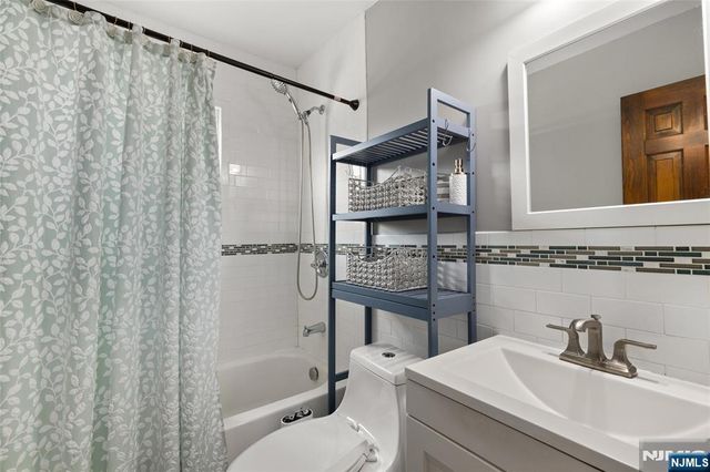 185 Bergenline Avenue, Westwood, NJ 07675