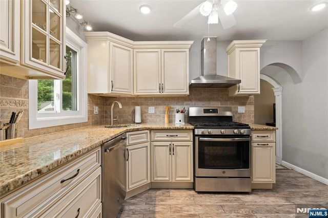 185 Bergenline Avenue, Westwood, NJ 07675