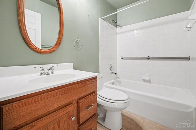 7854 Surreywood Drive, Miami Twp, OH 45052