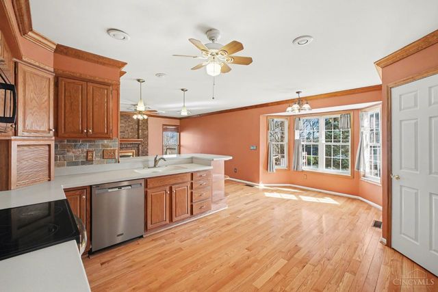 7854 Surreywood Drive, Miami Twp, OH 45052