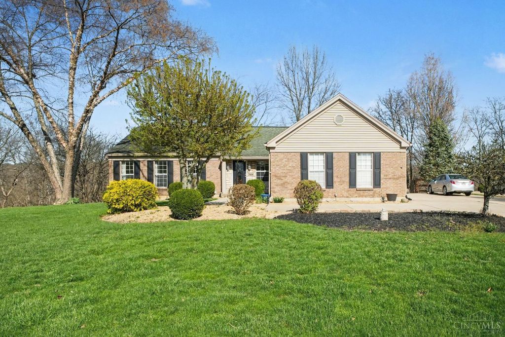 7854 Surreywood Drive, Miami Twp, OH 45052