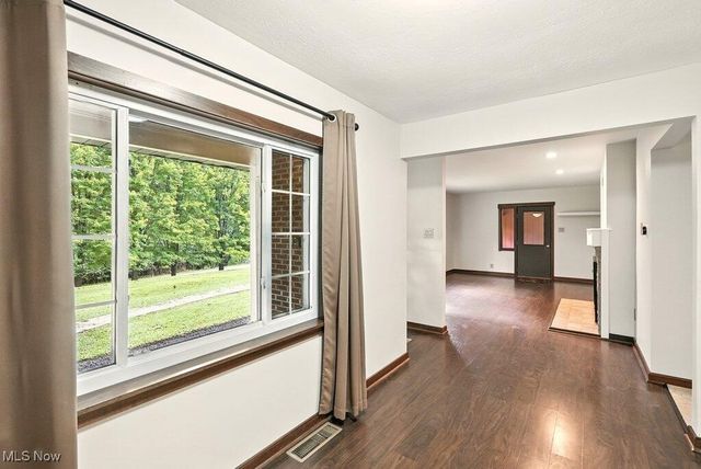 2200 Yellow Creek Road, Akron, OH 44333