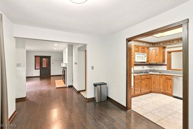 2200 Yellow Creek Road, Akron, OH 44333