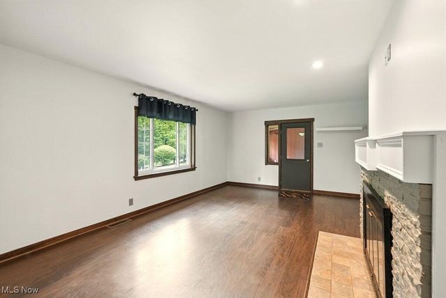 2200 Yellow Creek Road, Akron, OH 44333