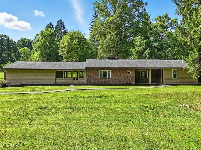 2200 Yellow Creek Road, Akron, OH 44333