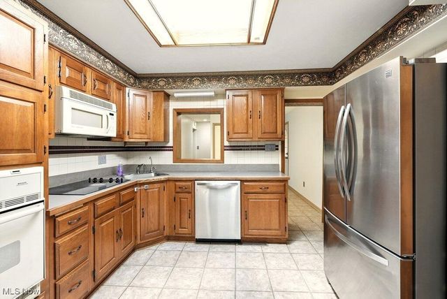 2200 Yellow Creek Road, Akron, OH 44333