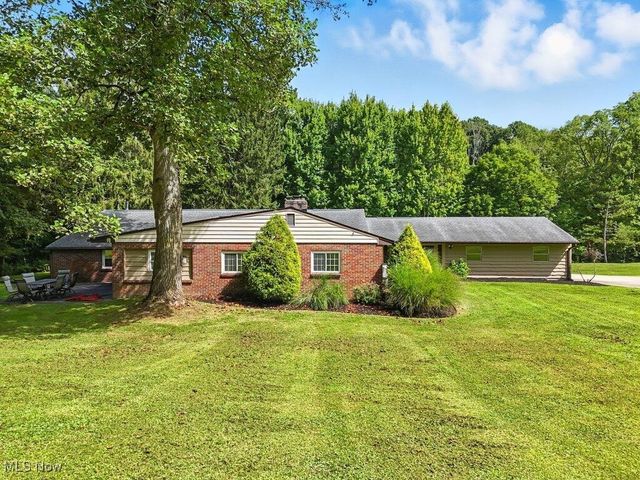 2200 Yellow Creek Road, Akron, OH 44333