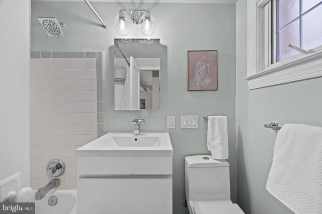 3363 MARTHA CUSTIS DR, Alexandria, VA 22302