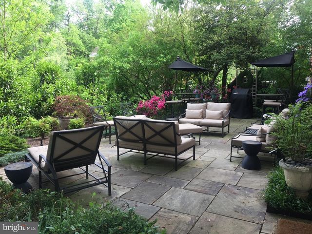 3363 MARTHA CUSTIS DR, Alexandria, VA 22302