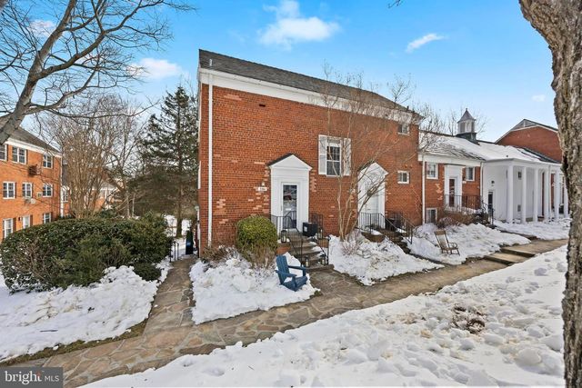 3363 MARTHA CUSTIS DR, Alexandria, VA 22302