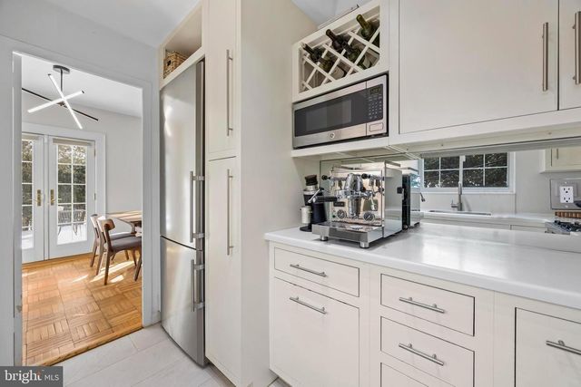 3363 MARTHA CUSTIS DR, Alexandria, VA 22302